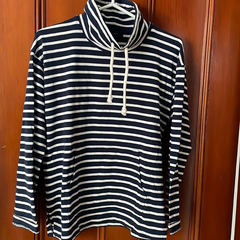 JCrew Women’s XS striped cotton pullover. Excellent condition. Navy and white.